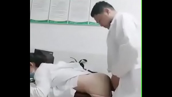 Anh bác sĩ địt nhau doggy nữ y tá