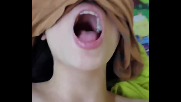 Đụ em teen dâm sướng há mồm cực phê
