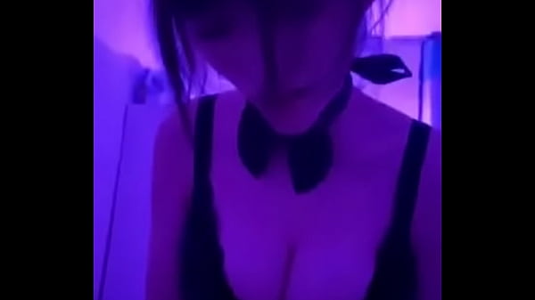 Đụ nhau với bạn gái teen xinh đẹp nứng lồn cả ngày