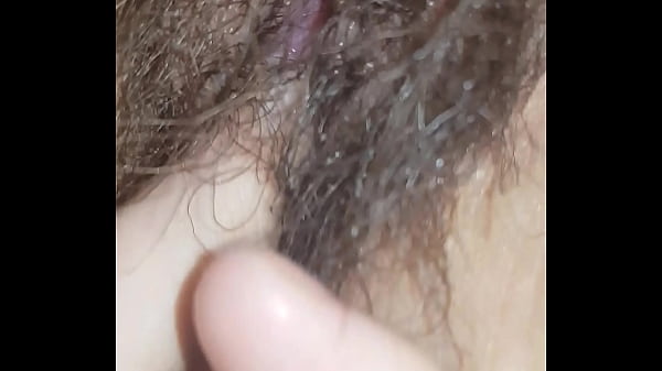 Móc lồn em My dâm lồn rậm lông vãi đái