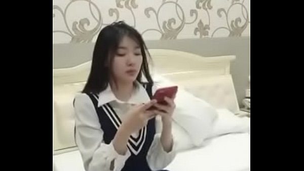 Em học sinh mới lớn vào nhà nghỉ
