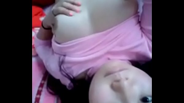 Teen mới lớn show vú đẹp