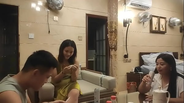 Địt ngoại tình với mấy cô bạn học cũ chuyến đi họp lớp