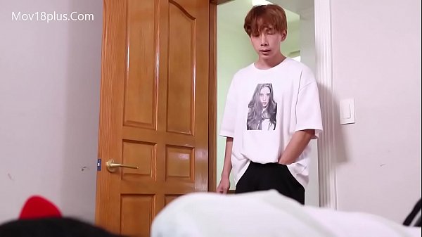 Em trai nứng cặc quá đè chị gái ra địt loạn luân