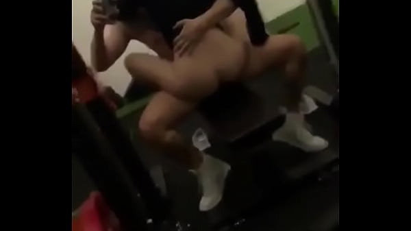 Đi tập gym lại sung sướng cùng gái xinh