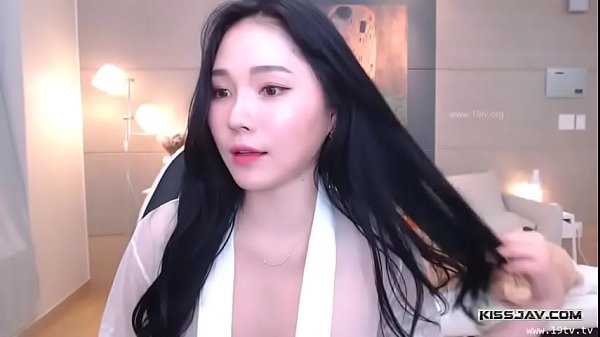 Hot girl xinh đẹp live tự sướng với gấu bông