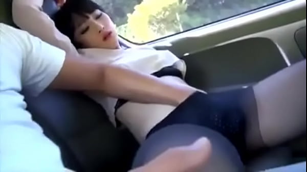 Chở em họ đi học anh được một bữa ăn sáng dâm dục