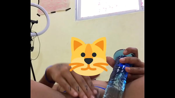Thủ dâm bằng sextoy sướng quá đi