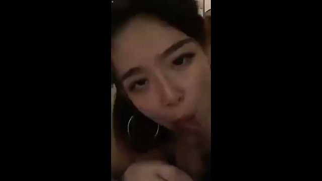 Người yêu xinh đẹp mút chim phê quá